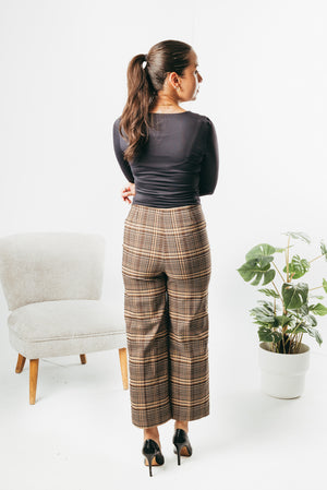 Wide cut checkered pants with decorative pocket
